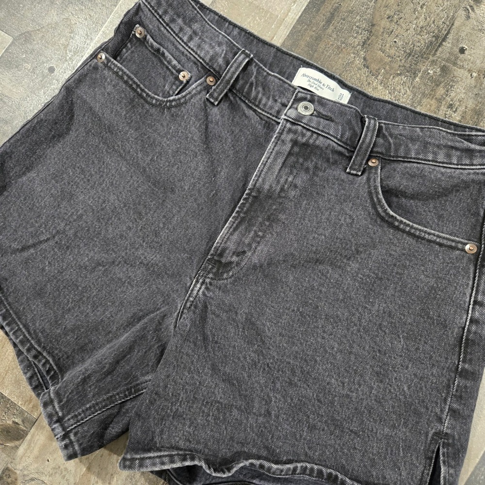 Abercrombie & Fitch The Dad Short High Rise Washed Black Denim Shorts Size 31 12